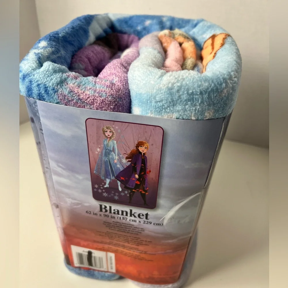 Frozen 2 fleece blanket - Picture 2 of 3